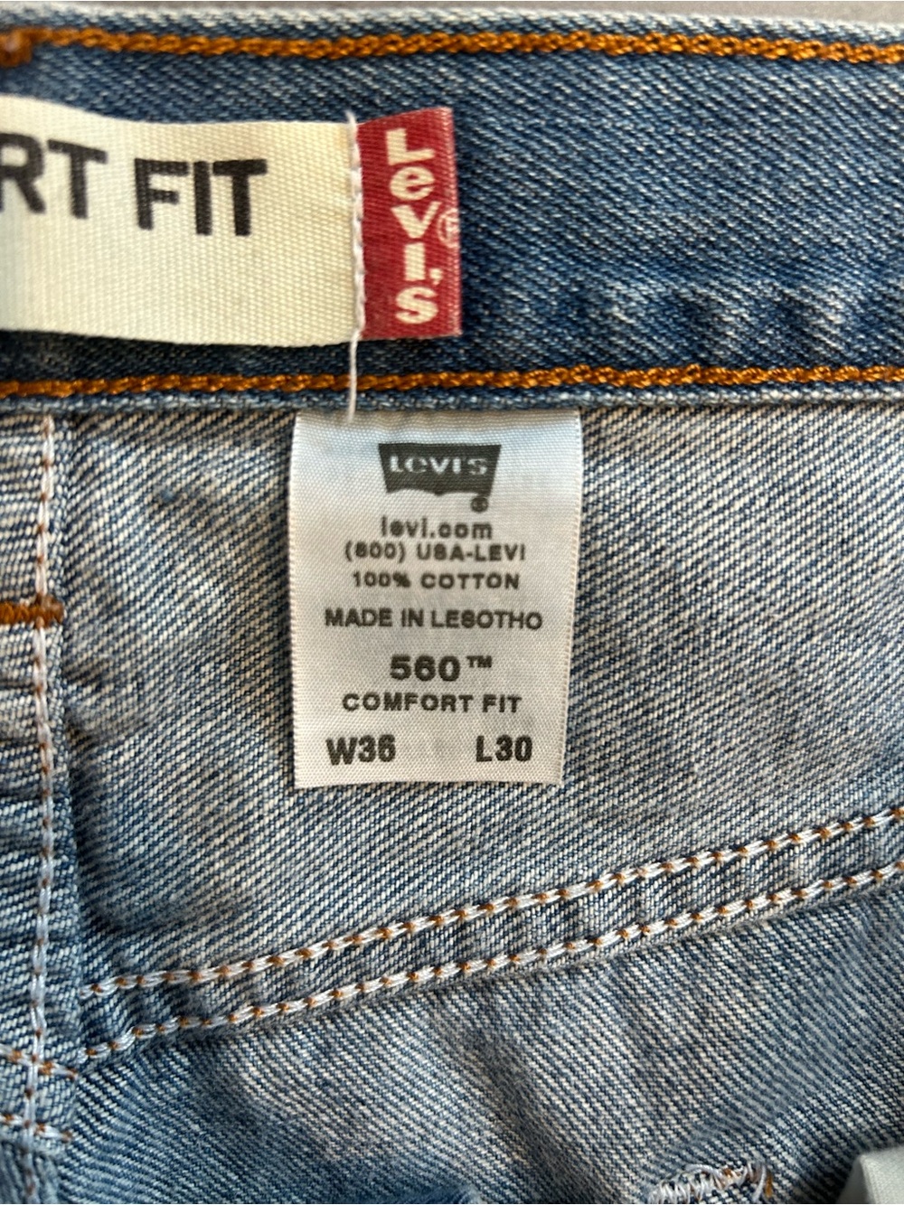 Levi’s 560 Comfort Fit Jeans — Light Wash Blue - Picture 5 of 5